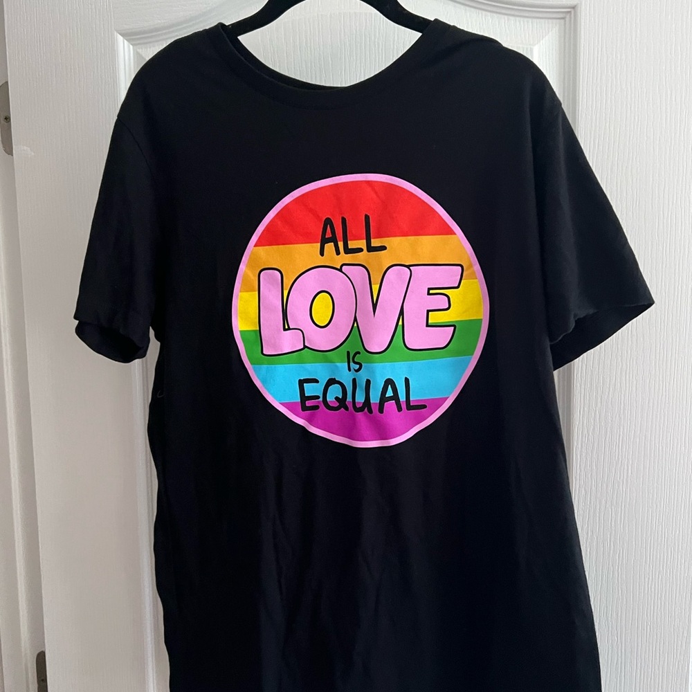 All Love is Equal Tee SZ M